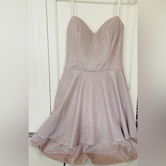 Sparkling rose mini dress - Picture 2 of 4